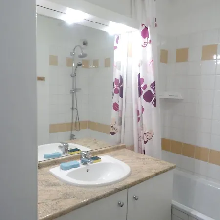 Les Avignon 55 M² + Terrasse * Villeneuve-les-Avignon